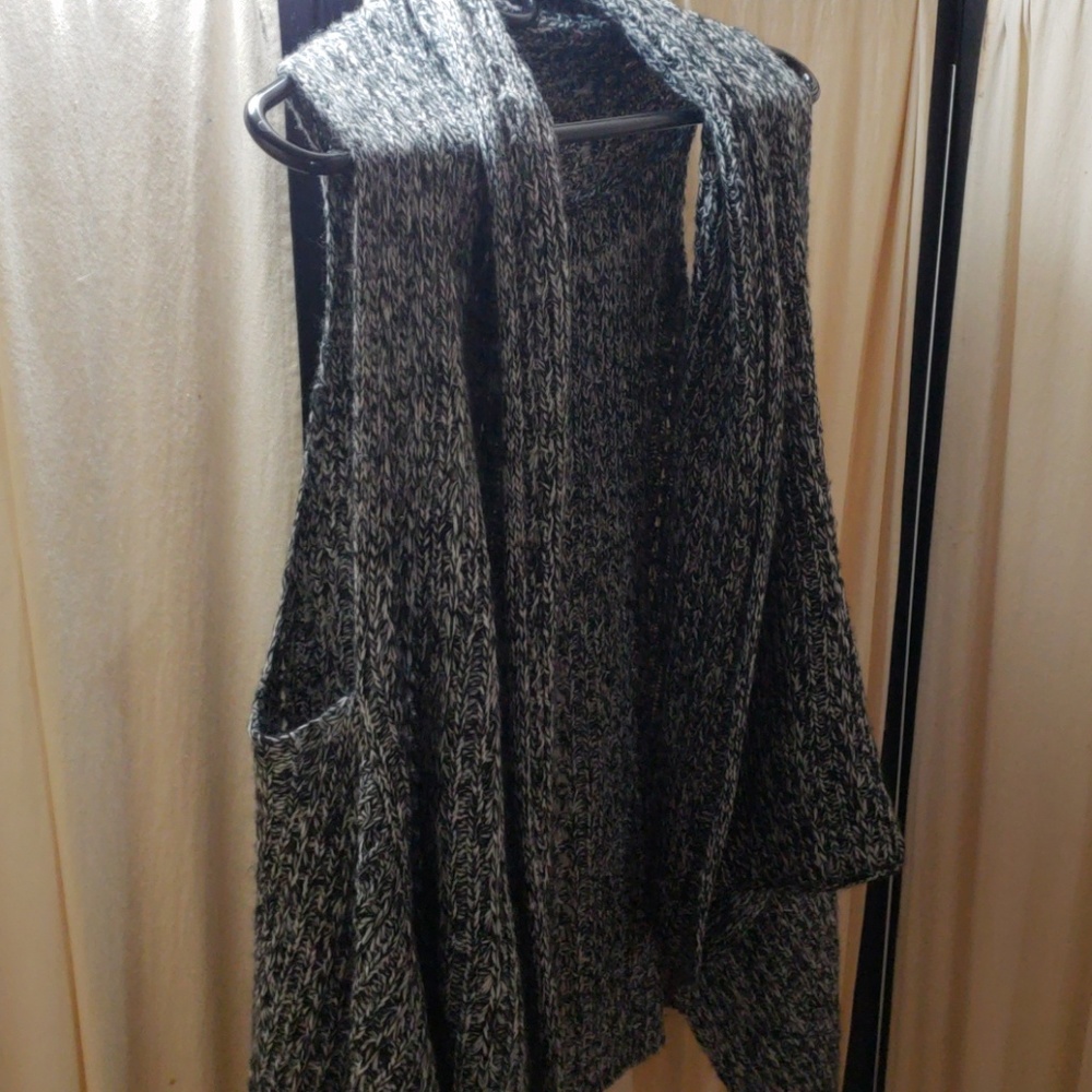 Vest - Picture 2 of 2